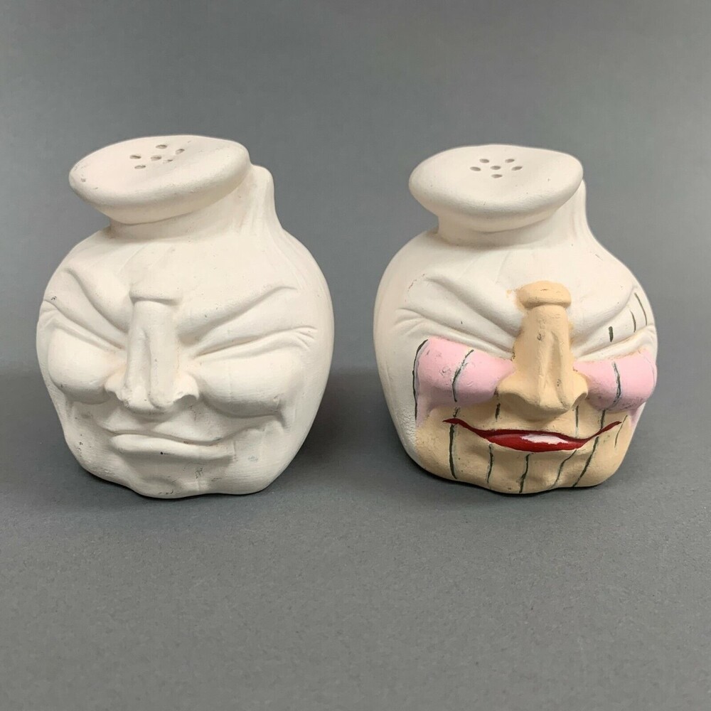 Salt and Pepper Shakers Garlic Faces Kitchen Decor